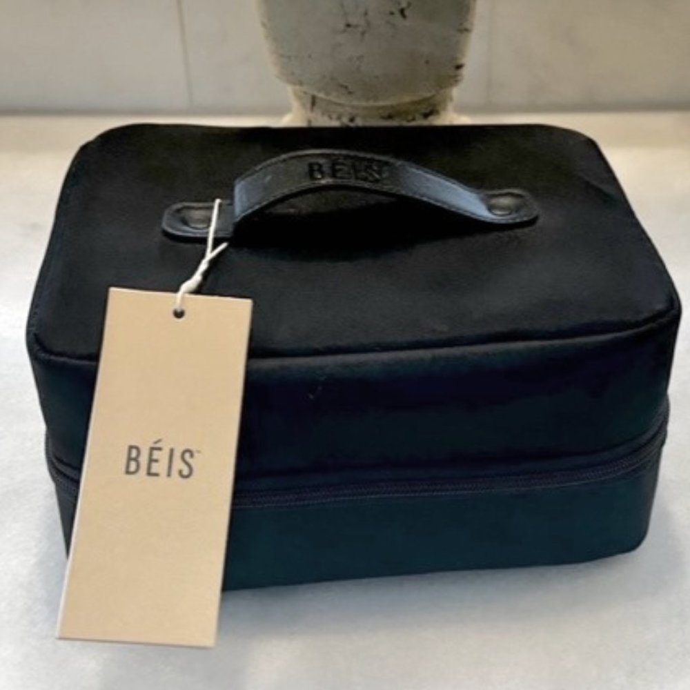 BEIS The Hanging Cosmetic Case IN BLACK